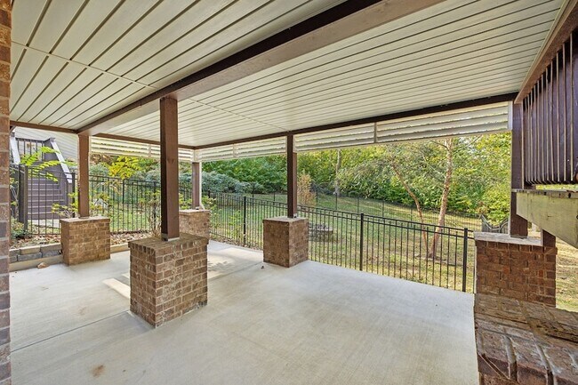 Building Photo - 301 Anchor Dr