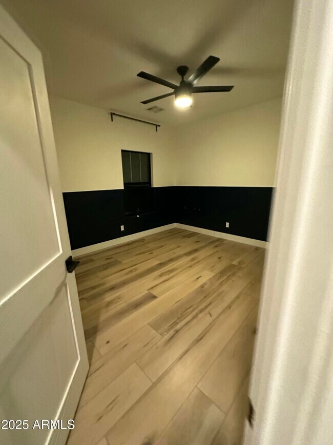 Building Photo - 3533 E Flower St