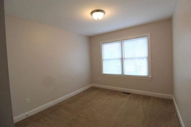 Building Photo - 2221 Lapis Ln