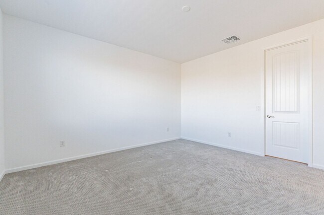 Building Photo - Pending/ Rented - New Mattamy Home!