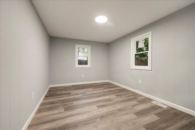 Building Photo - 3 Bedroom 1 Bath Rental in Oneida, NY!