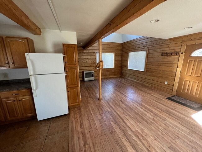 Building Photo - Century 21 Gold Rush - 2 bed, 1.5 bath (No...