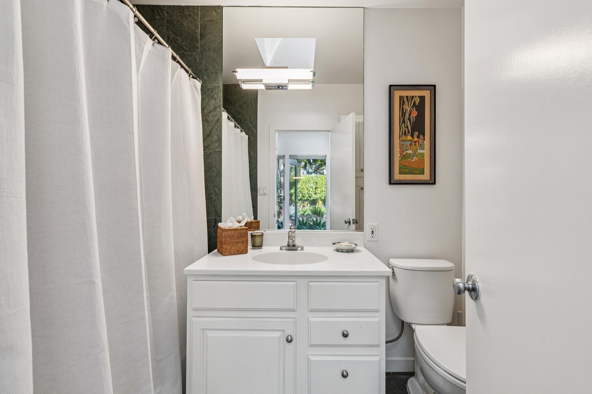 Building Photo - 664 Woodmont Ave