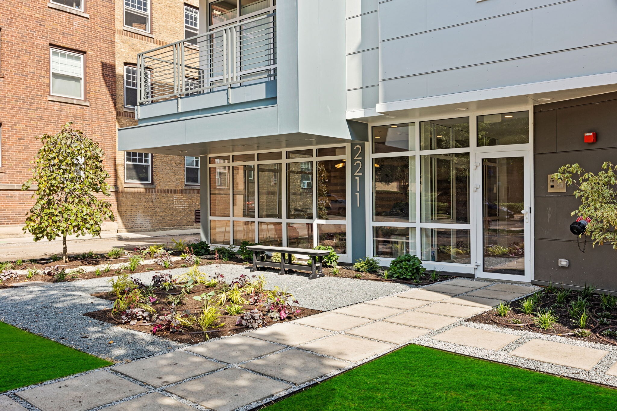 Building Photo - 2211 Maple Ave