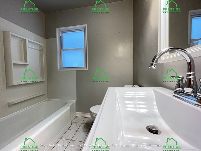 Building Photo - 3 Bedroom Hammond Home