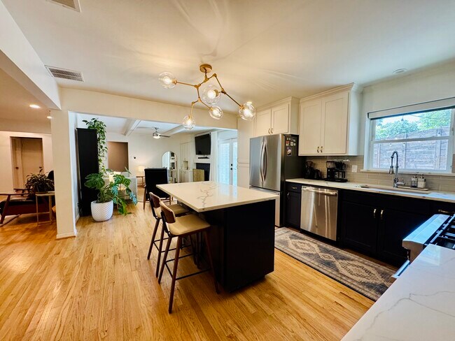 Building Photo - 6721 Belford Dr