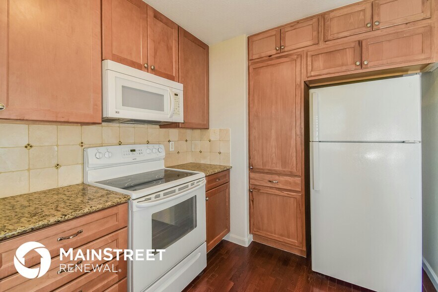 Building Photo - 1650 Leyburn Dr