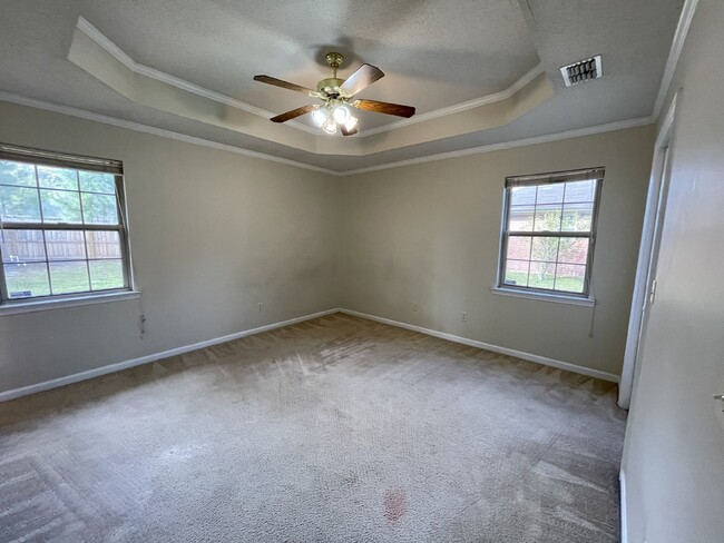 Building Photo - House for Rent