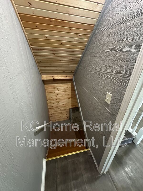 Building Photo - 2316 Spruce Ave