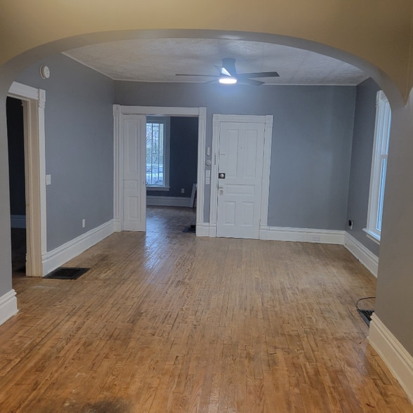 Building Photo - 127 Paddock Ave SE