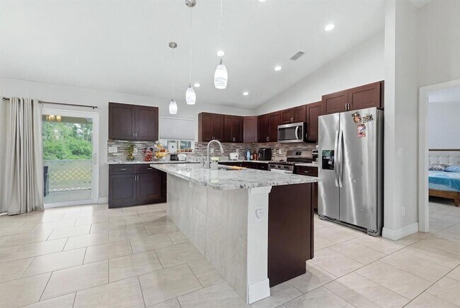 Building Photo - 1458 Richbriar Dr