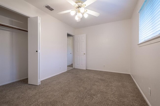 Building Photo - 9009 Sawtooth Ln