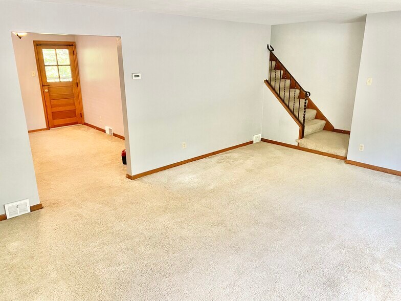 Building Photo - 210 Mount Lebanon Blvd