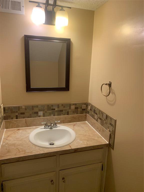 Building Photo - 115 Austin Stone Dr