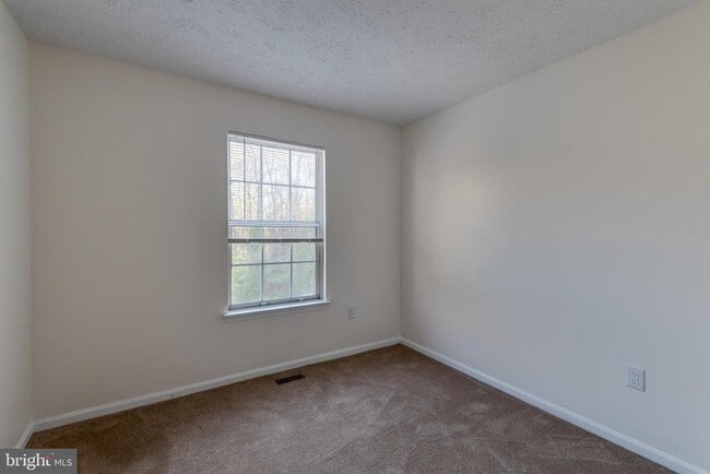 Building Photo - 2502 Regal Pl