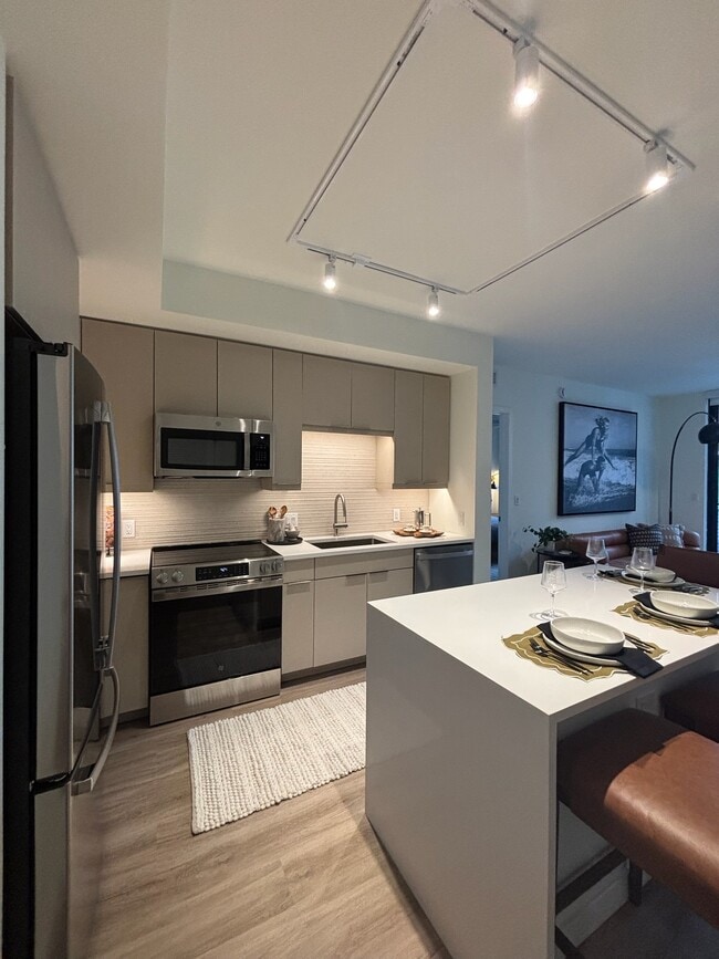 Building Photo - 221 NE 26th Ter