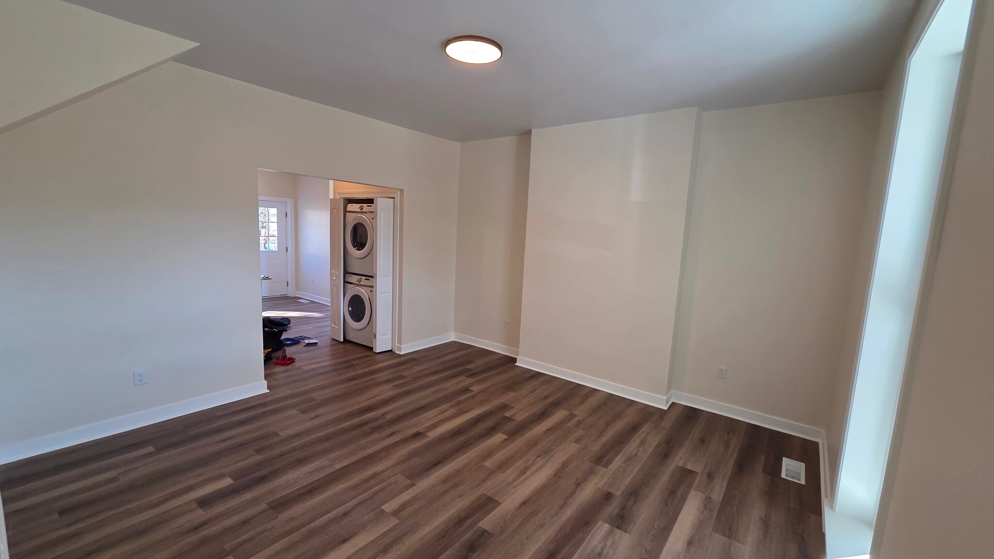 Large Living Room - 2503 North Ave