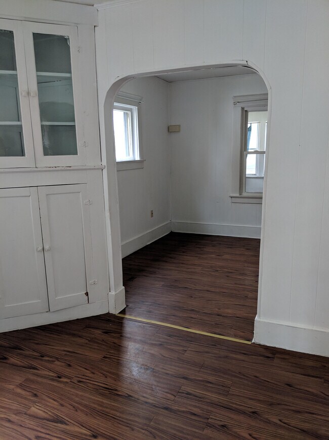Building Photo - 4 bedroom house for rent