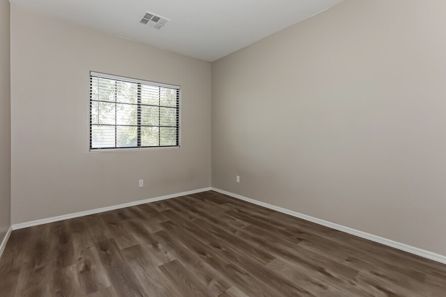 Building Photo - 5306 E Carol Ave