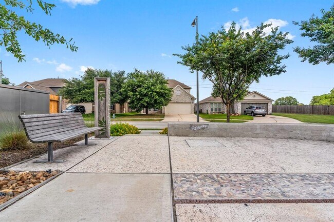 Building Photo - 2437 Aspen Dale Dr