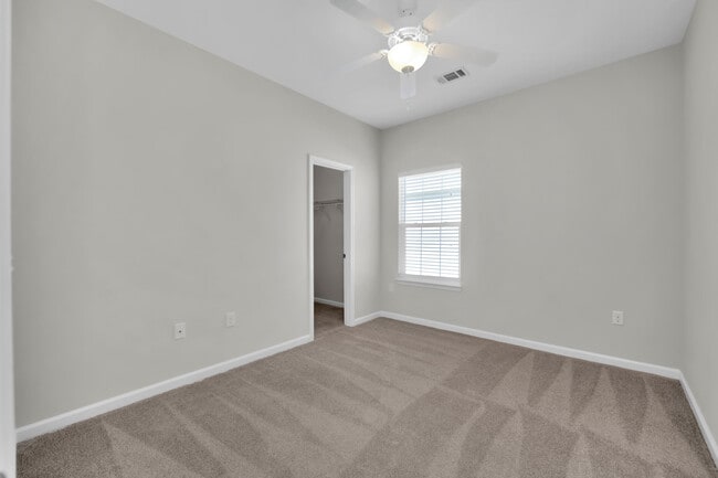 Building Photo - 116 Matt Blvd