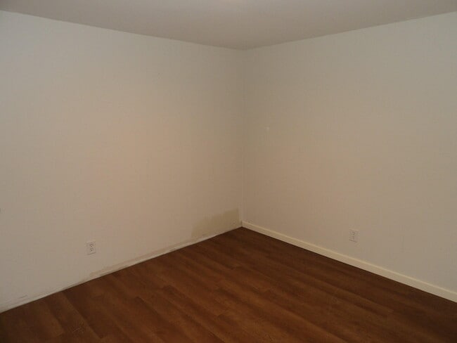 Building Photo - 107 Shannon Ln