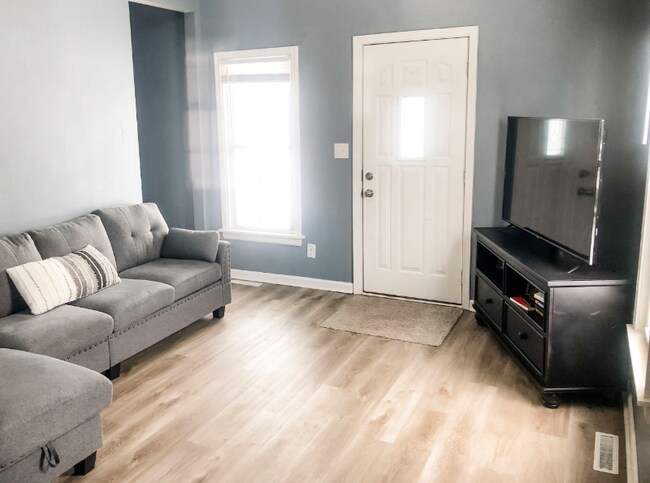 Building Photo - 811 Locust St