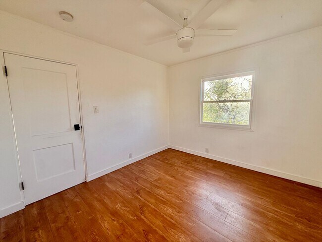 Building Photo - 1343 Quintero St