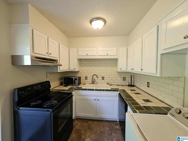 Building Photo - 3413 Sandner Ct
