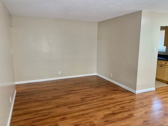 Building Photo - 2 Bedroom 1 Bathroom Condo in Antioch - AVAILABLE NOW !!
