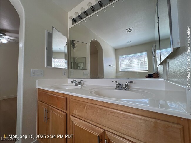 Building Photo - 9814 W Overlook Ridge Ave