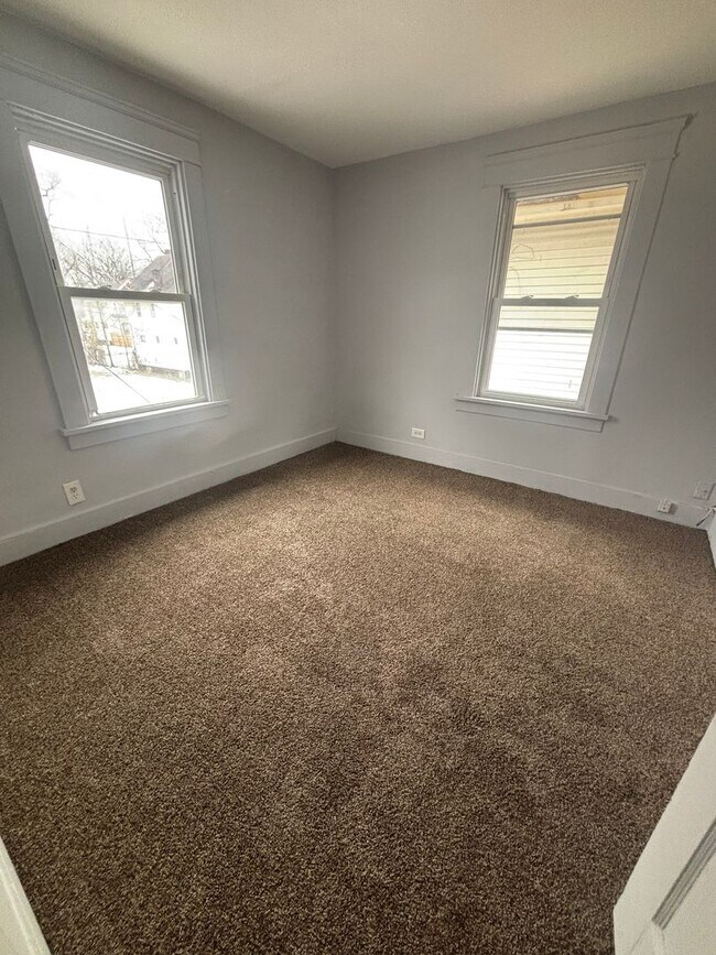 Building Photo - Cleveland North East Single