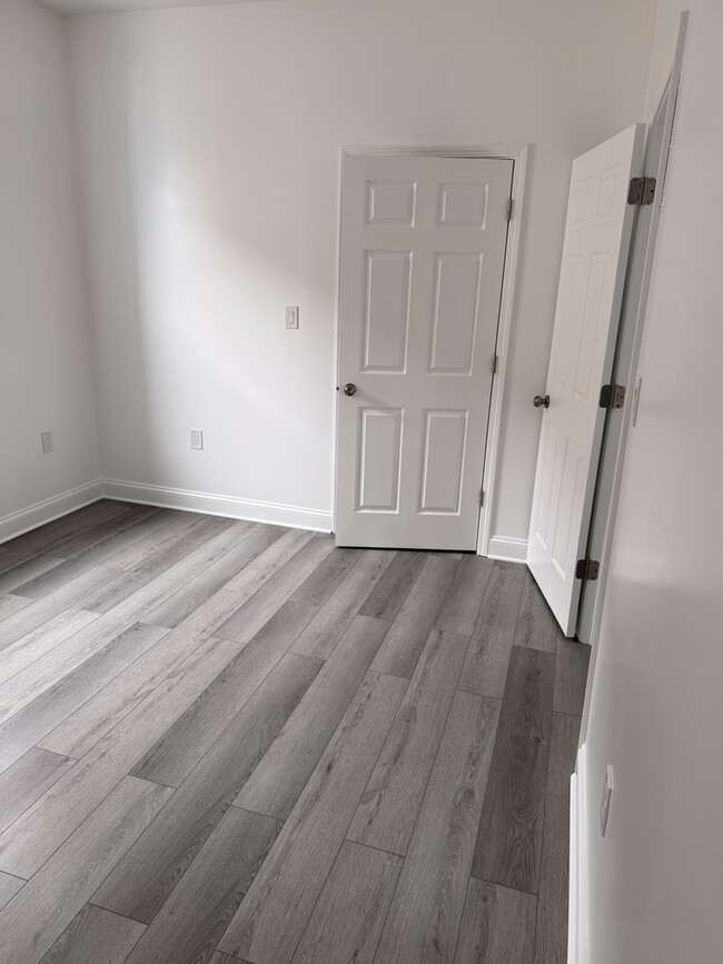 Building Photo - 2101 Gunderson Ave