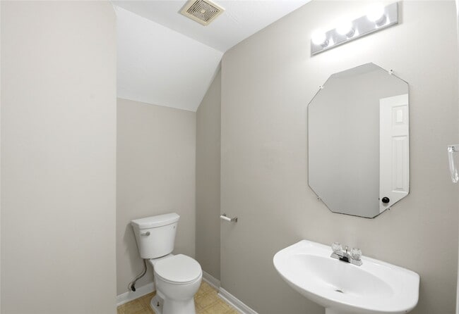 Building Photo - 3924 Highland Vale Ct