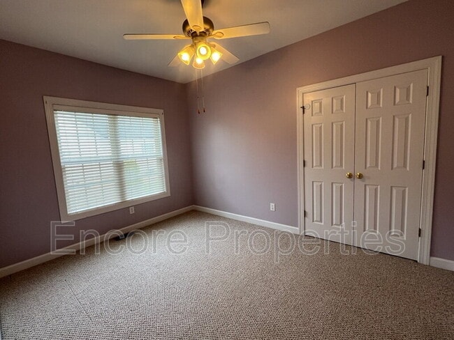 Building Photo - 1008 Elmsleigh Way