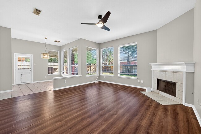 Building Photo - 16431 Red Crest Dr