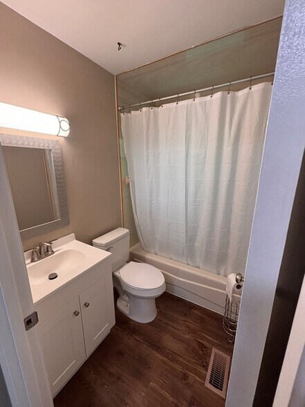 Building Photo - 1483 Noche Ct