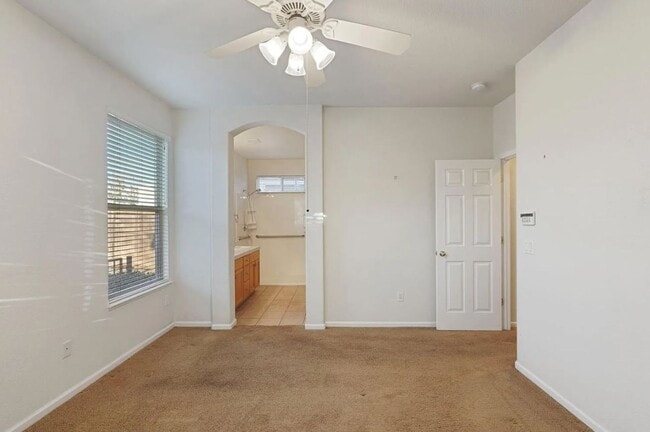 Building Photo - 1911 Lexington Dr