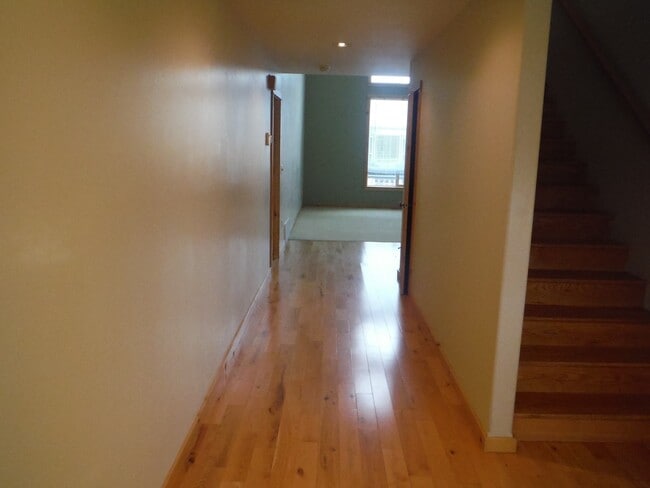 Building Photo - Gorgeous 3 Bedroom Home in Elk Grove Commu...