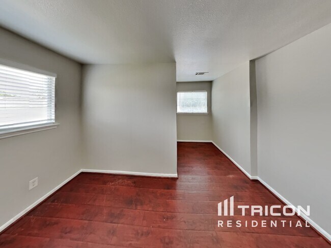 Building Photo - 5615 Bear Paw Cir