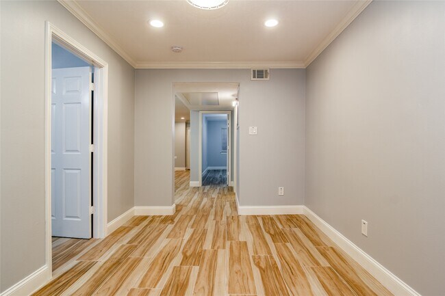 Building Photo - 12633 Memorial Dr