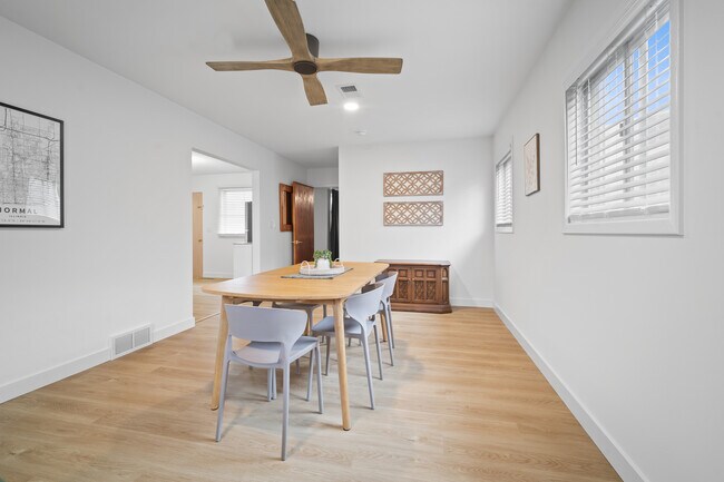 Building Photo - 1105 Julienne Dr