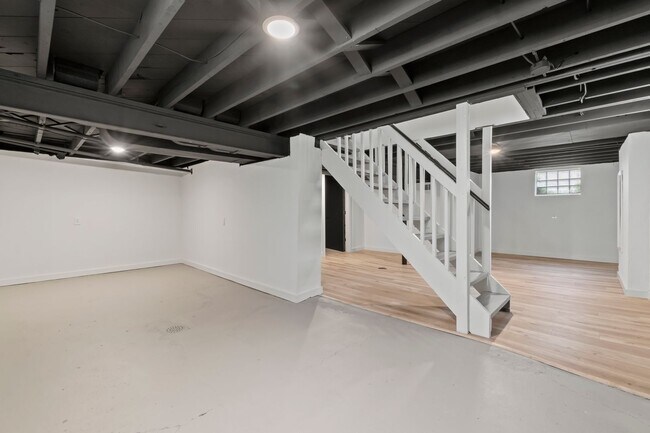 Building Photo - READY NOW!! FULLY RENOVATED 3 Bedroom in PENN HILLS