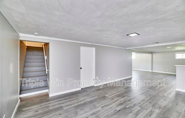 Building Photo - 10531 Fabick Dr
