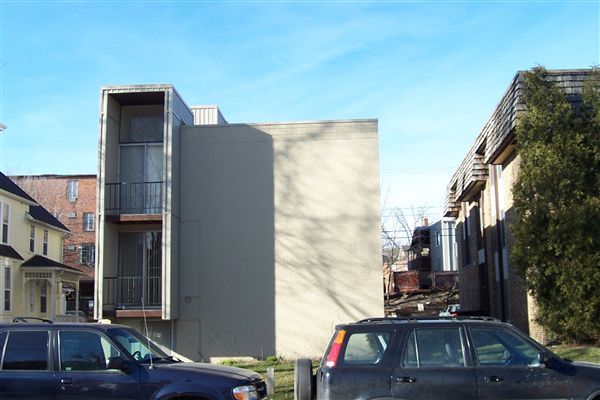 Primary Photo - 2 br, 1 bath Apartment - 1317 Wilmot St #1
