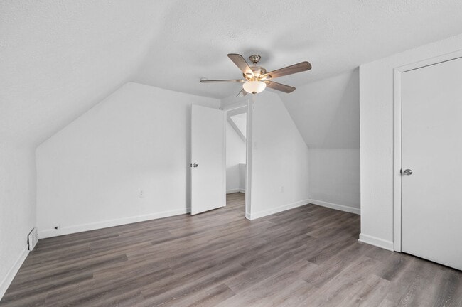 Building Photo - 5 bed 2 bath - Great Brookline location.  ...