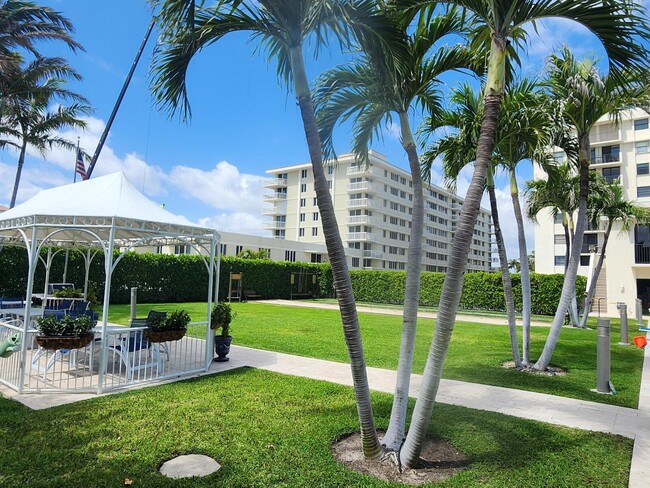Building Photo - 145 Ocean Ave