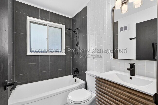 Building Photo - 5544 Sapphire Ave