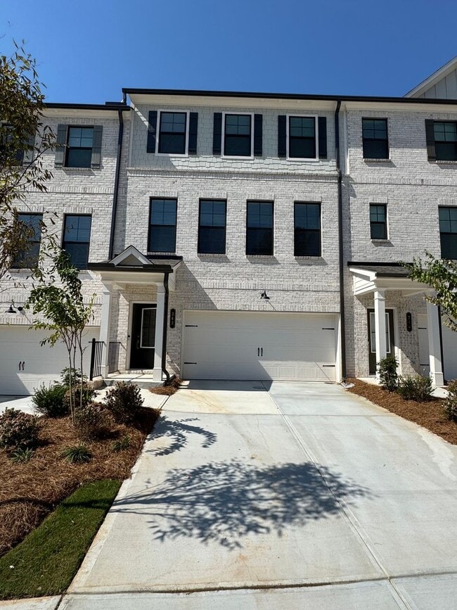 Building Photo - Beautiful 3 Bedroom 3.5 Bath Townhome in Lawrenceville.