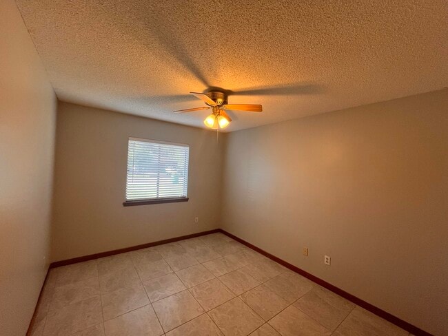 Building Photo - 2904 Alpine Pl